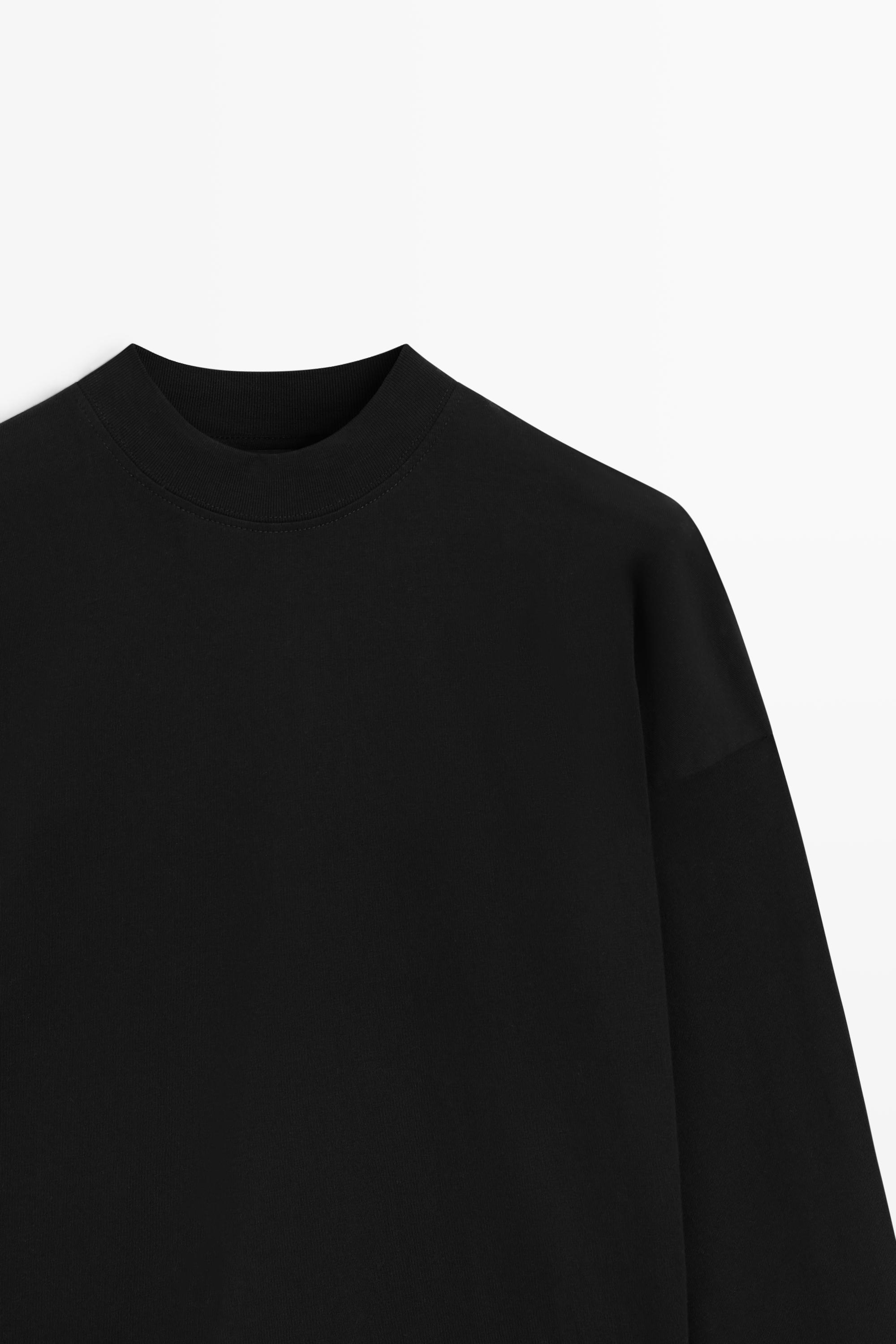Long sleeve round neck T-shirt