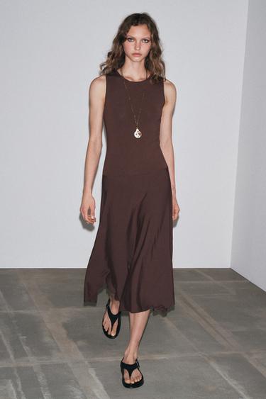 Zaras STICKAD MIDI-KLÄNNING - Mörk aubergine