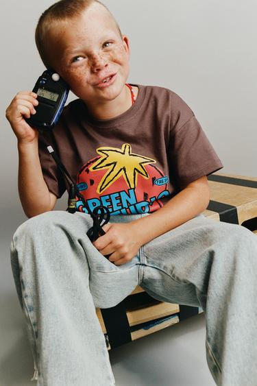 ФУТБОЛКА С ПРИНТОМ КЛУБНИКИ — ШОКОЛАДНЫЙ от Zara