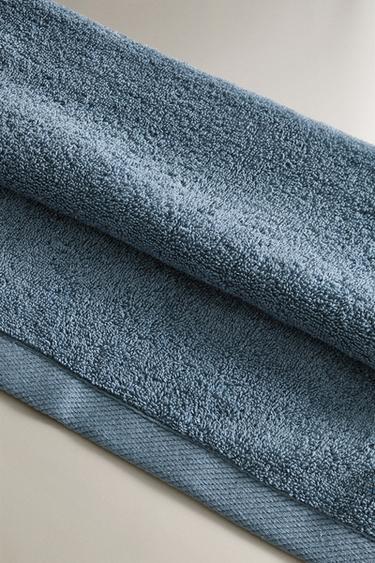 SERVIETTE DE BAIN COTON ÉPONGE UNIE (500 GXM²) - Bleu moyen de Zara - Image 3