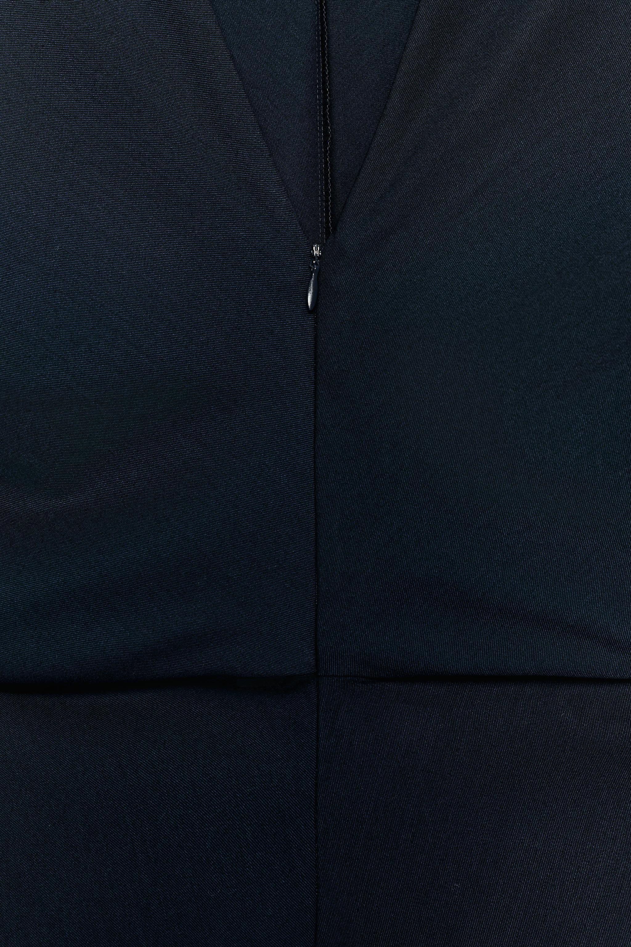ROBE MI-LONGUE TAILLE AJUSTÉE