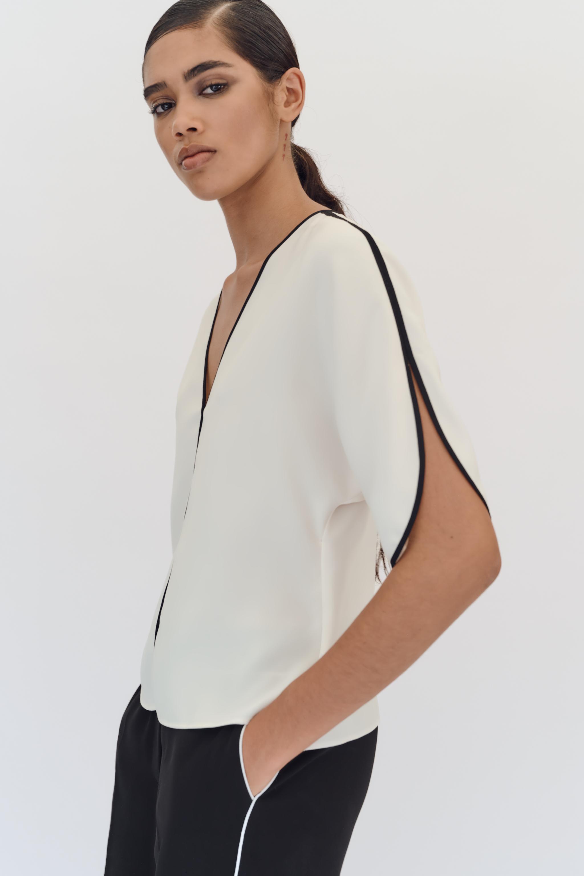 Contrast Trim Top — Ecru