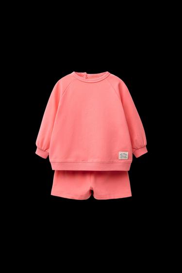 SWEATSHIRT- UND BERMUDA-GARNITUR MIT ETIKETTDETAIL - Rosa von Zara - Bild 0