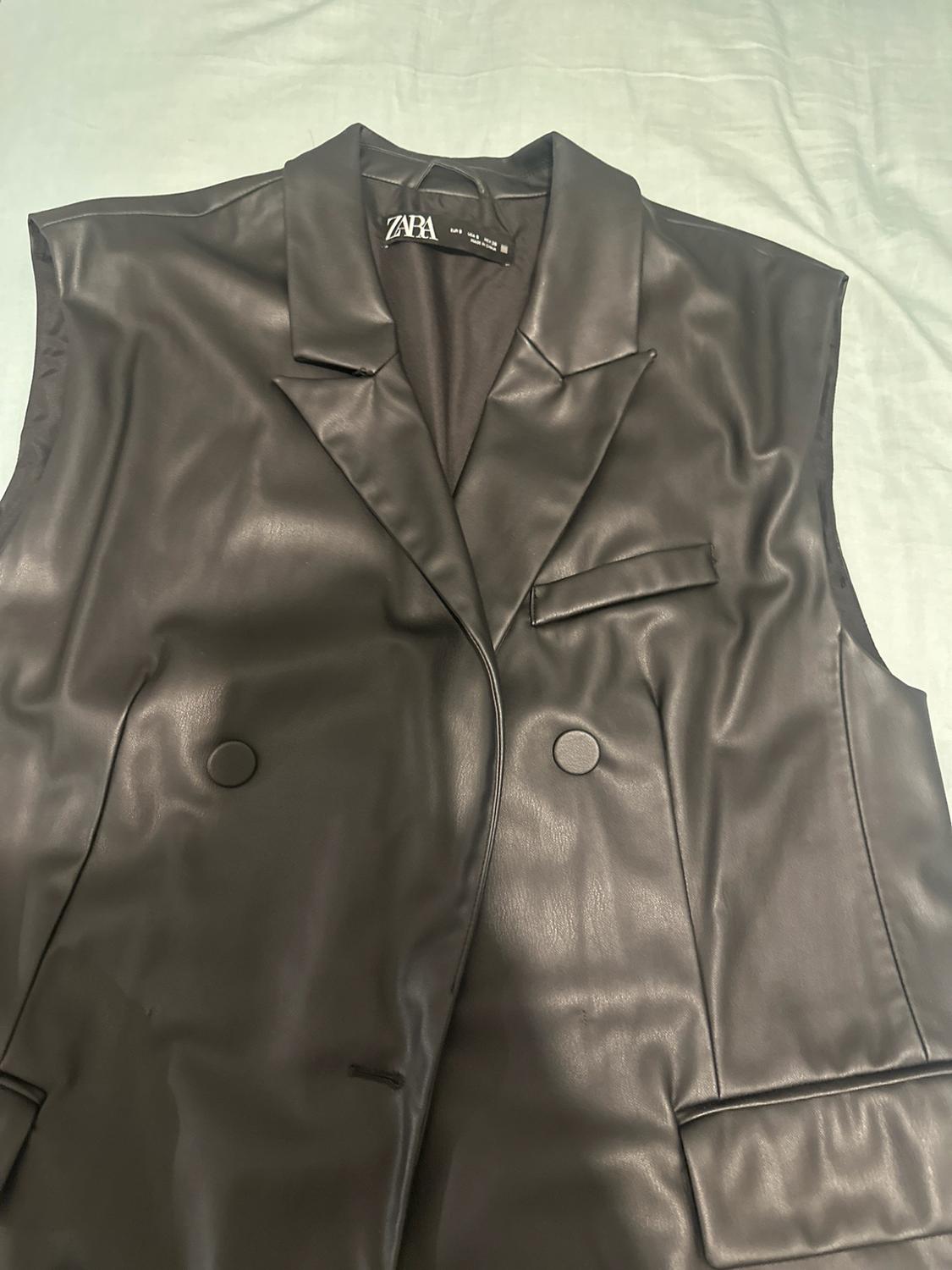 FAUX LEATHER WAISTCOAT - Image 2
