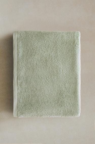 PLAIN COTTON TERRY BATH TOWEL (500 GXM²) - Mint by Zara