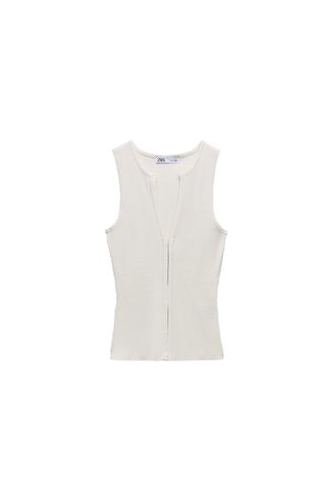 FITTED HOOK CLOSURE KNIT TOP