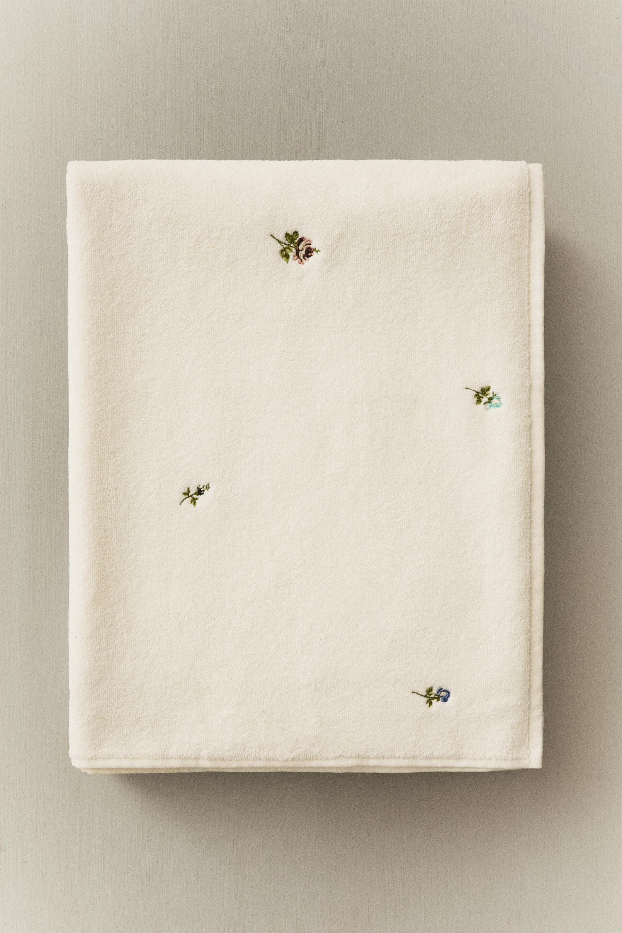 BATH TOWEL WITH FLORAL EMBROIDERY