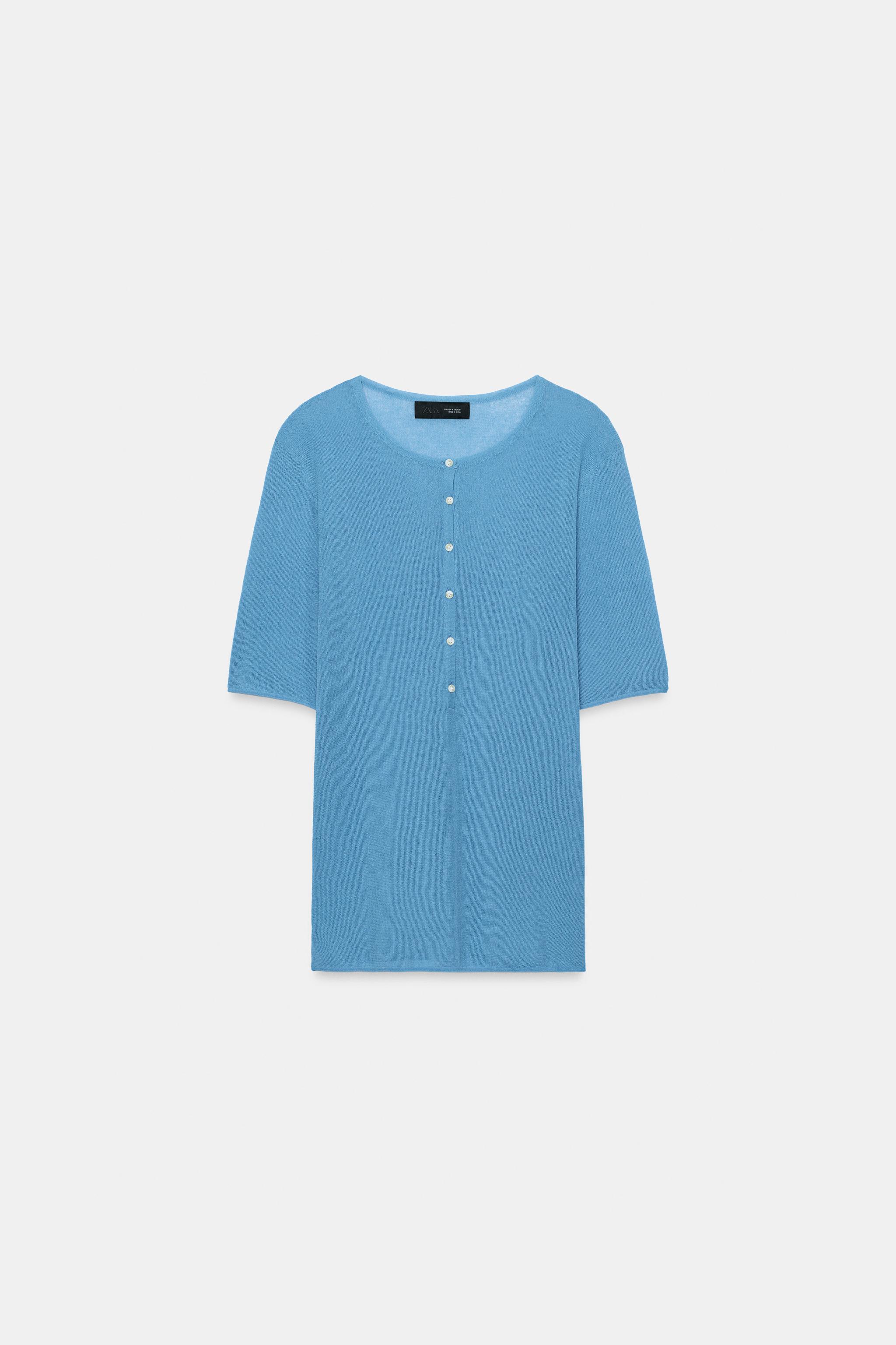 BUTTONED KNIT TOP