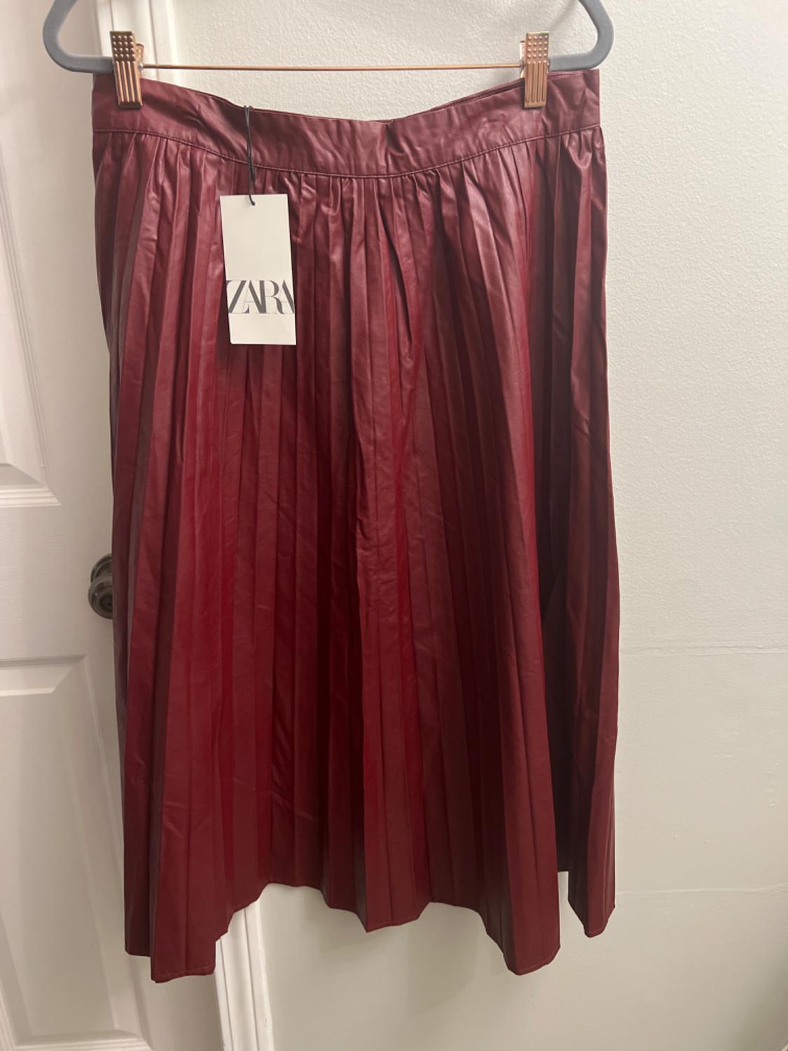PLEATED BUTTONED SKIRT - Image 2