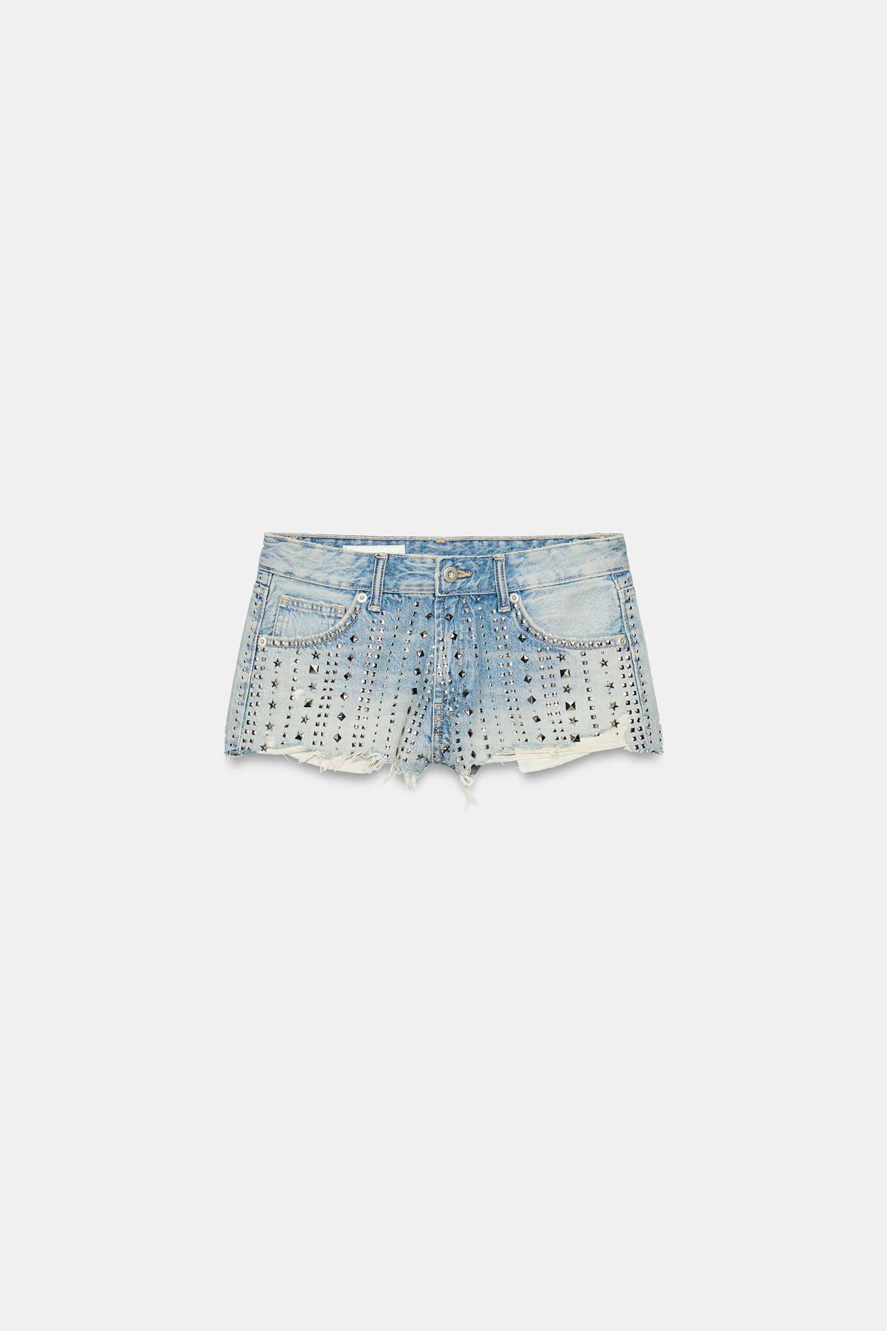 MID-RISE RIPPED STUDDED DENIM SHORTS — Light blue