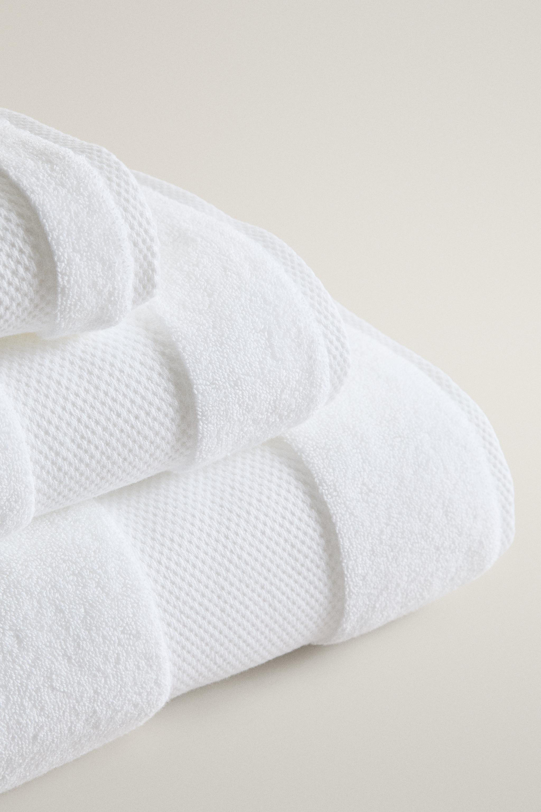 EXTRA SOFT BATH TOWEL (800 GXM²) - White | ZARA United States