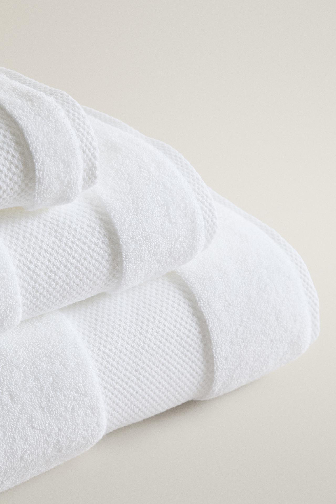 EXTRA SOFT BATH TOWEL (800 GXM²) — White