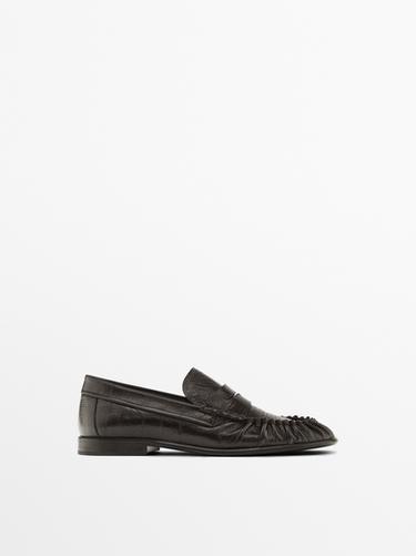 Mocasín piel grabada - Marrón de Zara