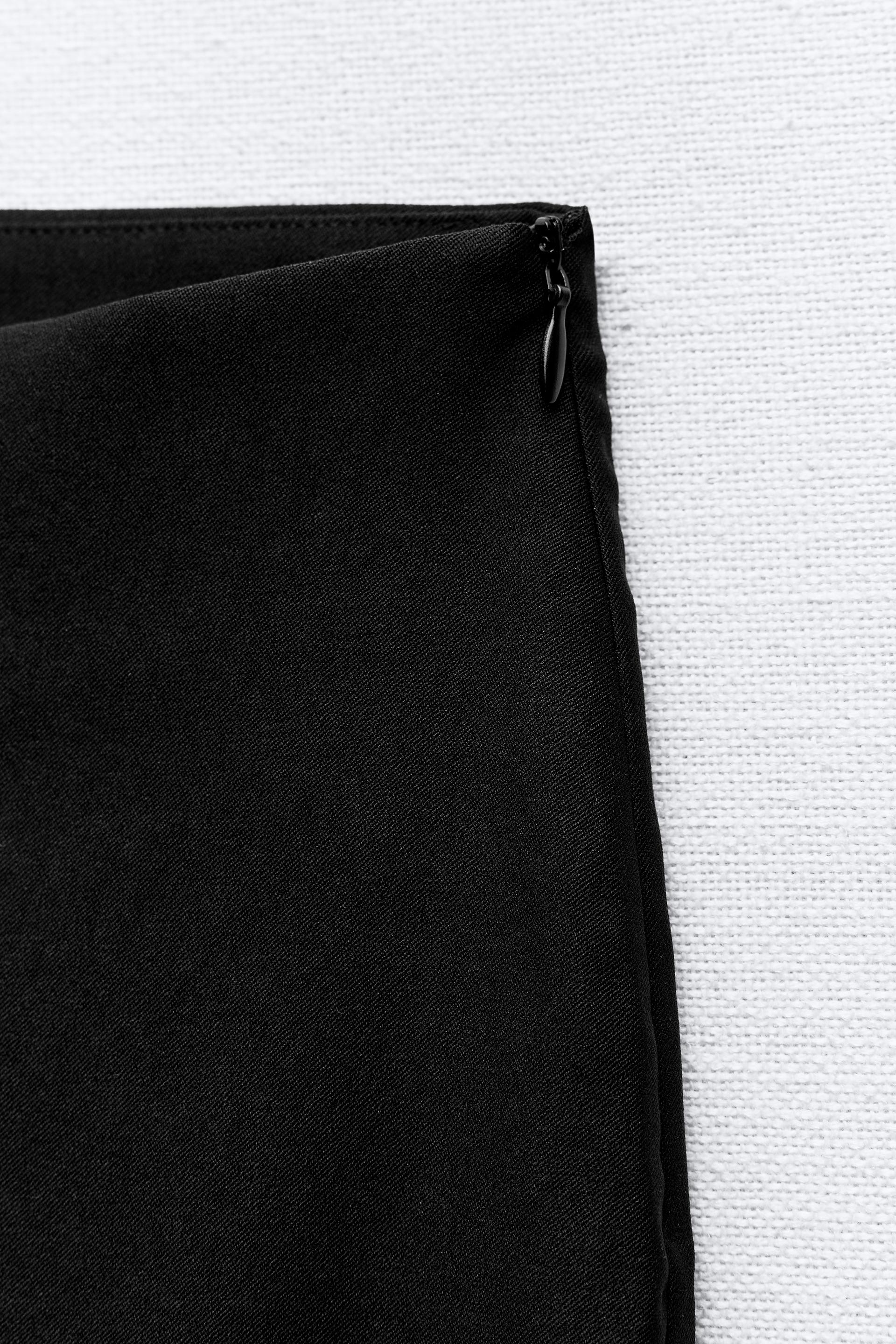 Black Button Fly Capri Pants X38031