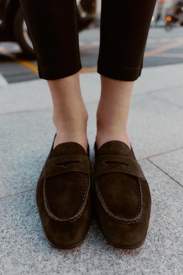 TOPSTITCHED SPLIT SUEDE LOAFERS - Chocolate Brown by Zara