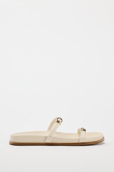 SANDÁLIA COM TIRAS E FIVELA - Branco-cru da Zara