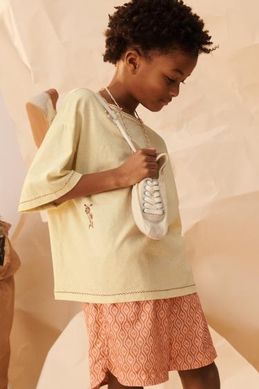 T-SHIRT SURPIQÛRES FLEUR BRODÉE COTON LIN ÉDITION LIMITÉE - Vanille de Zara - Image 1