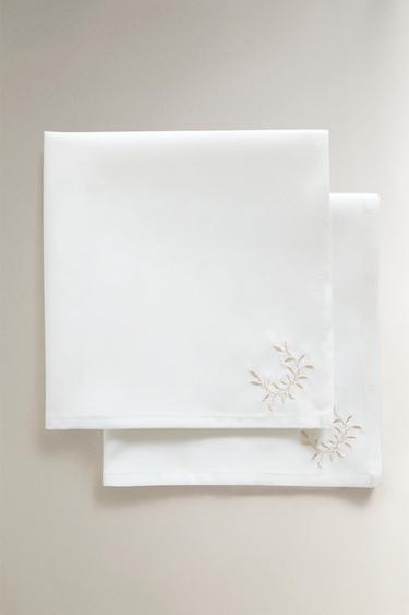 PACK OF PLANT EMBROIDERY NAPKINS (PACK OF 2) - Ecru by Zara - Image 0
