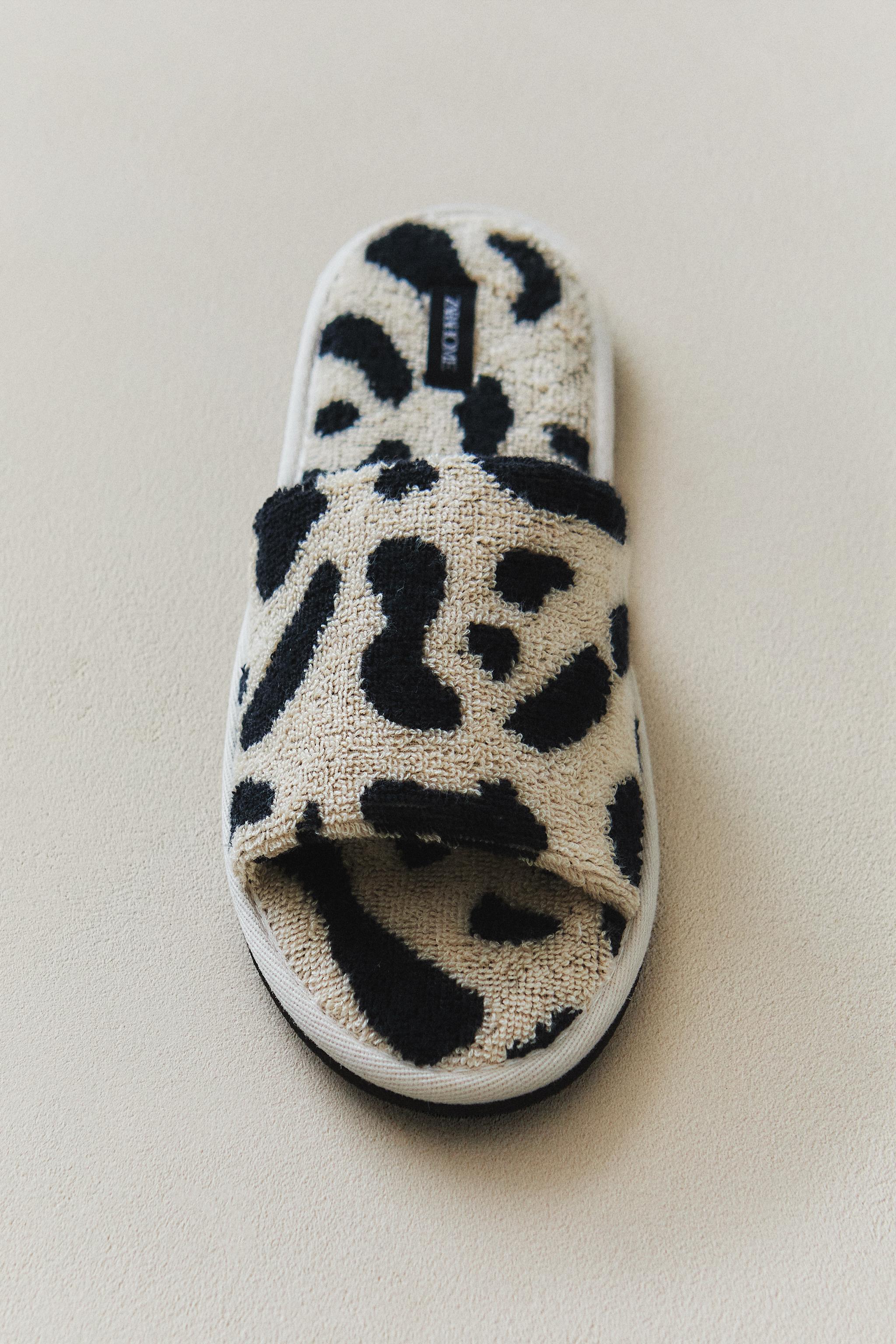 TERRYCLOTH ANIMAL PRINT SLIDER SLIPPERS