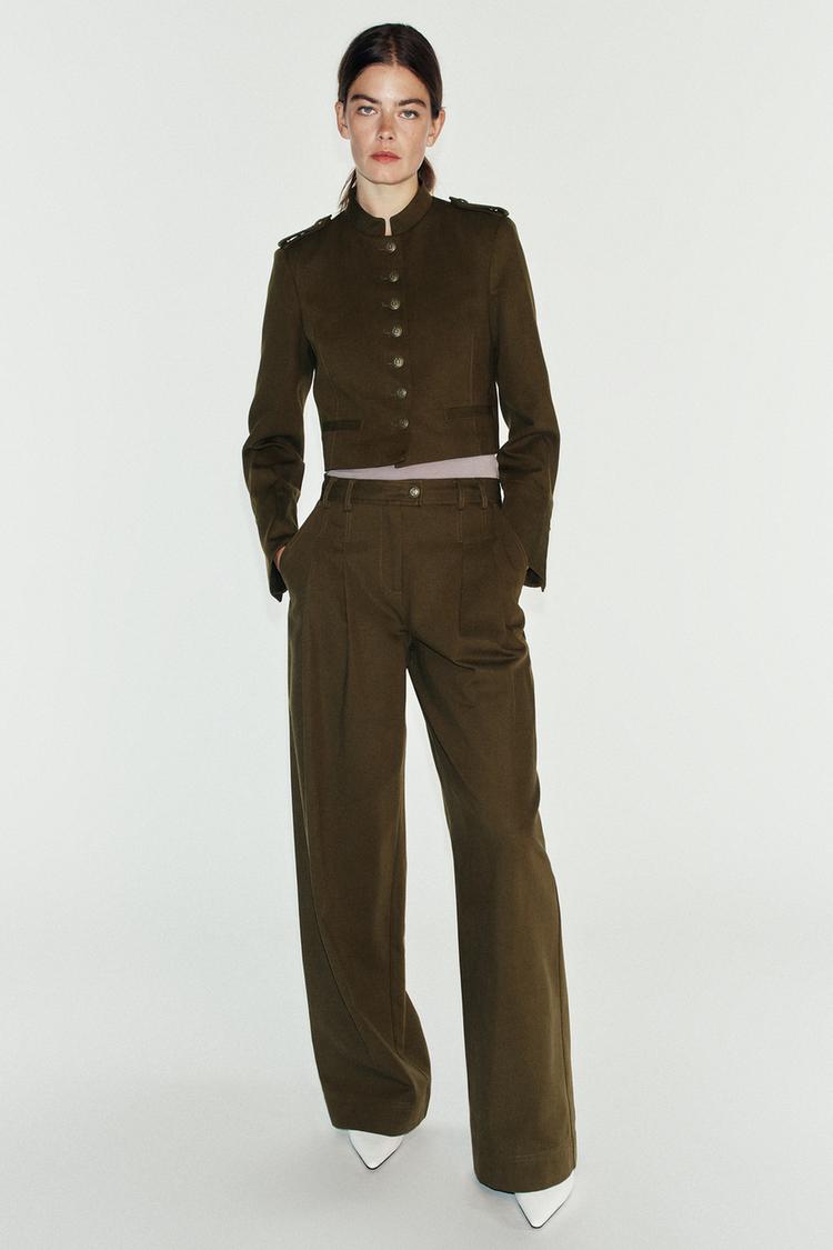CROPPED BLAZER WITH SHOULDER PADS