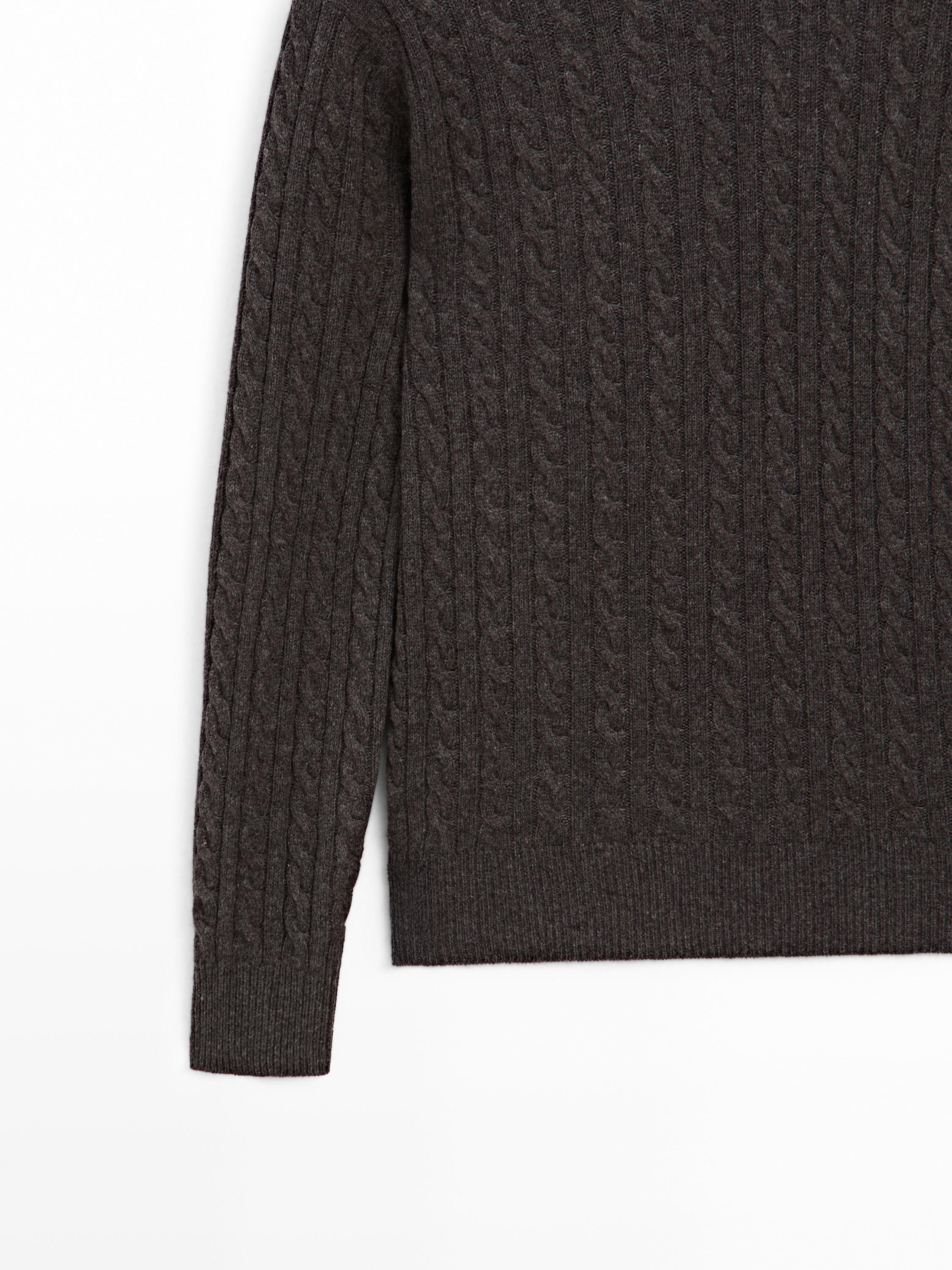 Cable-knit sweater with crew neck