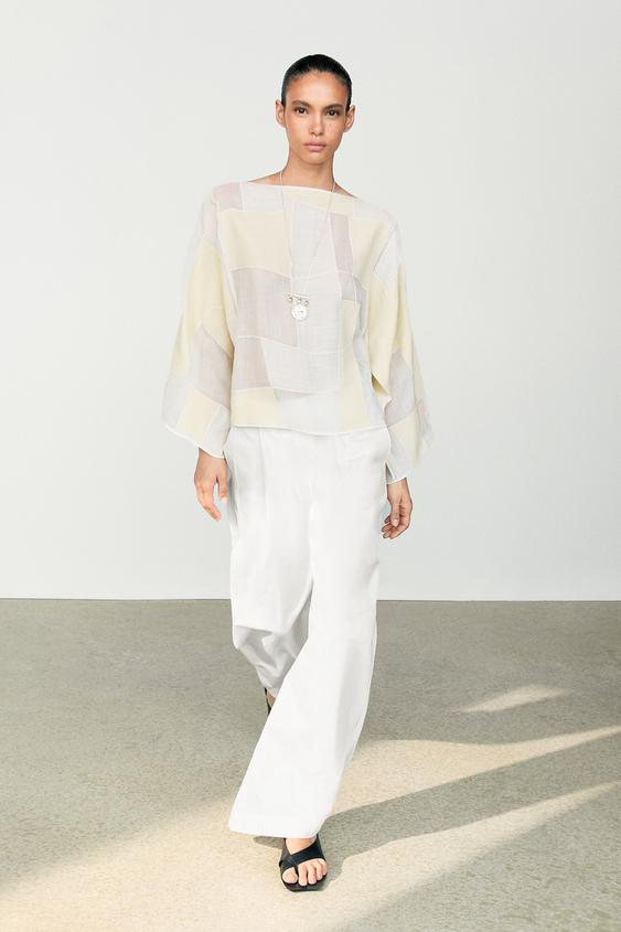 Blusa cuello barco estamapado patchwork - Blanco roto de Zara - Imagen 0