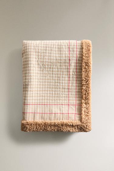 REVERSIBLE CHECK PET THROW - Light beige by Zara - Image 4