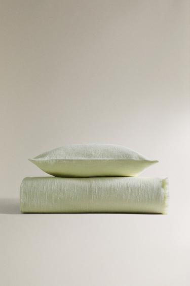 TEXTURED BEDSPREAD - Light green by Zara