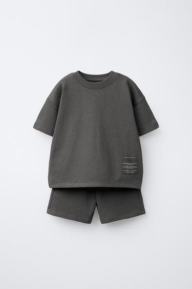 LABEL JOGGING T-SHIRT AND BERMUDA SHORTS SET - Black by Zara