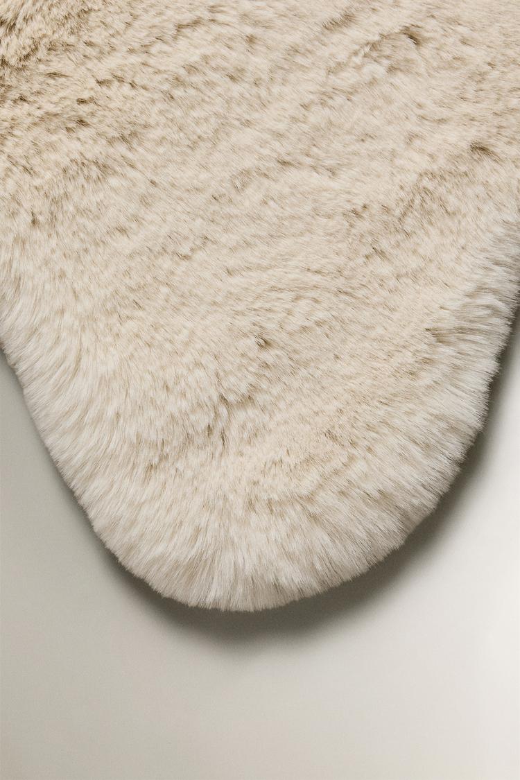 SMALL IRREGULAR FAUX FUR AREA RUG — Ecru