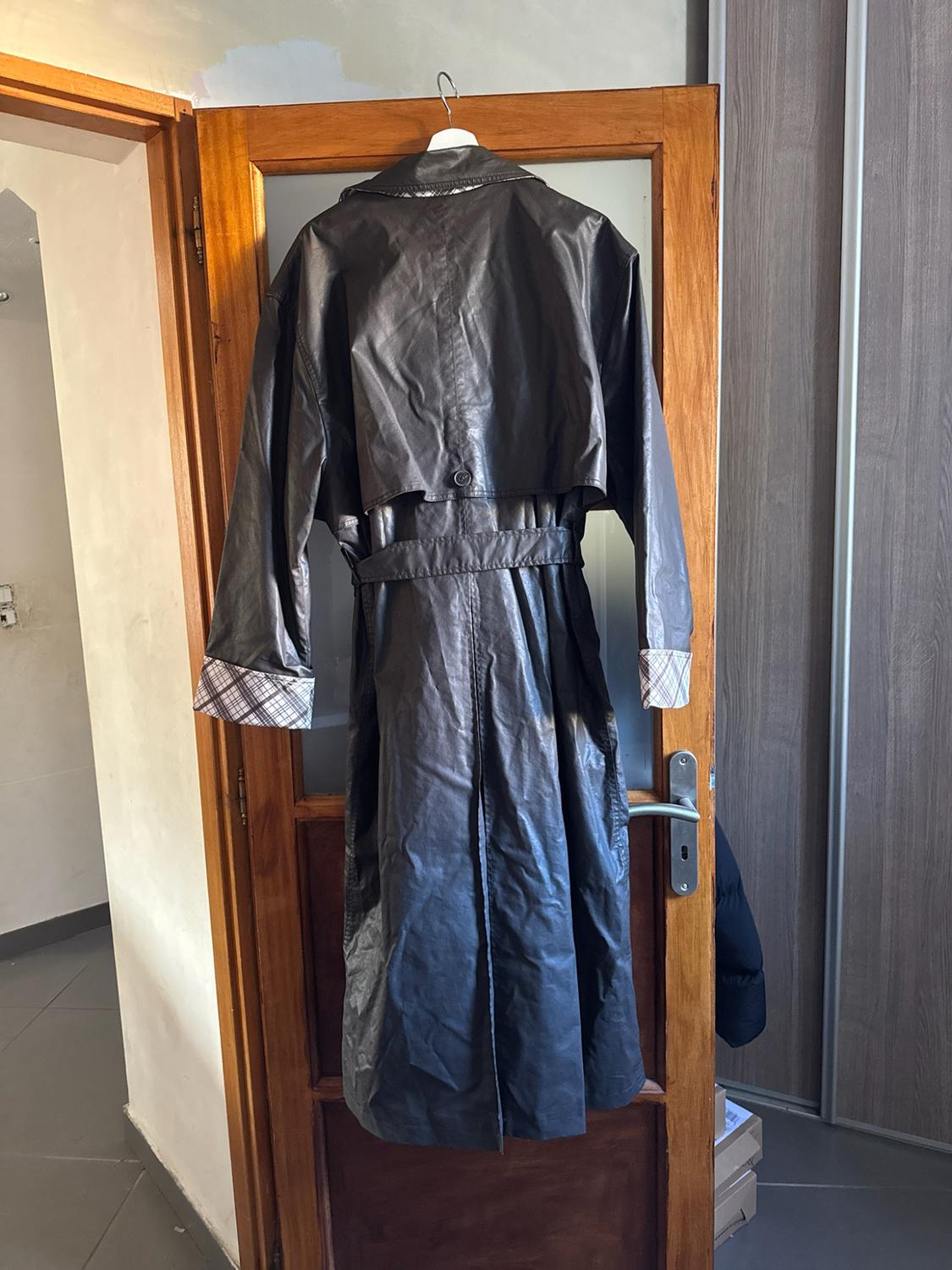 LONG WAXED CHECK TRENCH COAT - Image 4