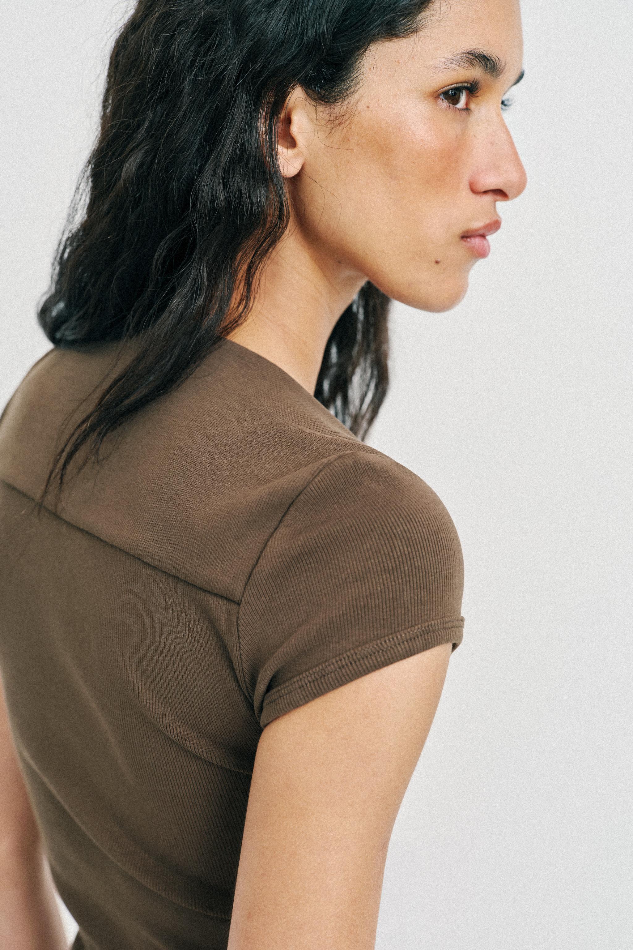 KARE YAKA T-SHIRT - Görsel 2