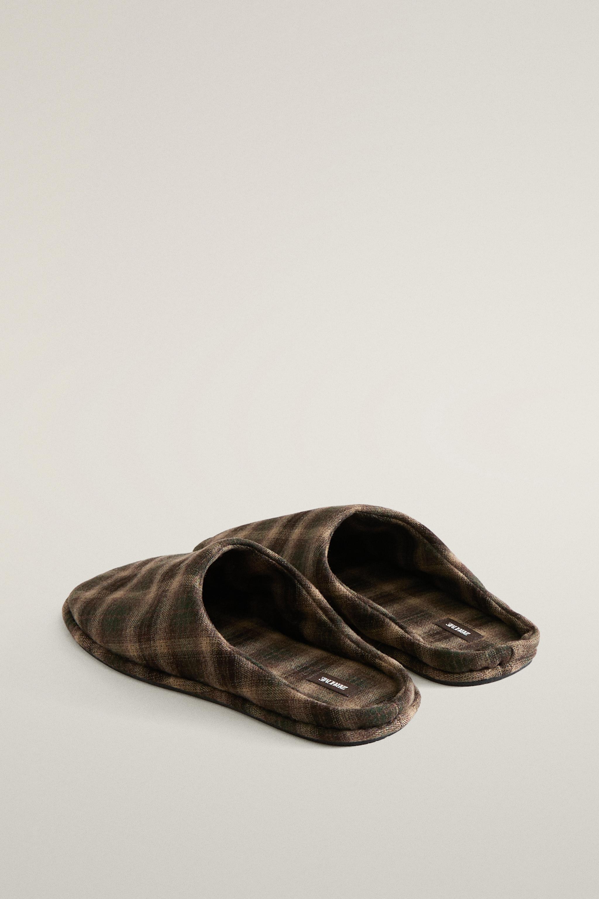 CHECK MULE SLIPPERS