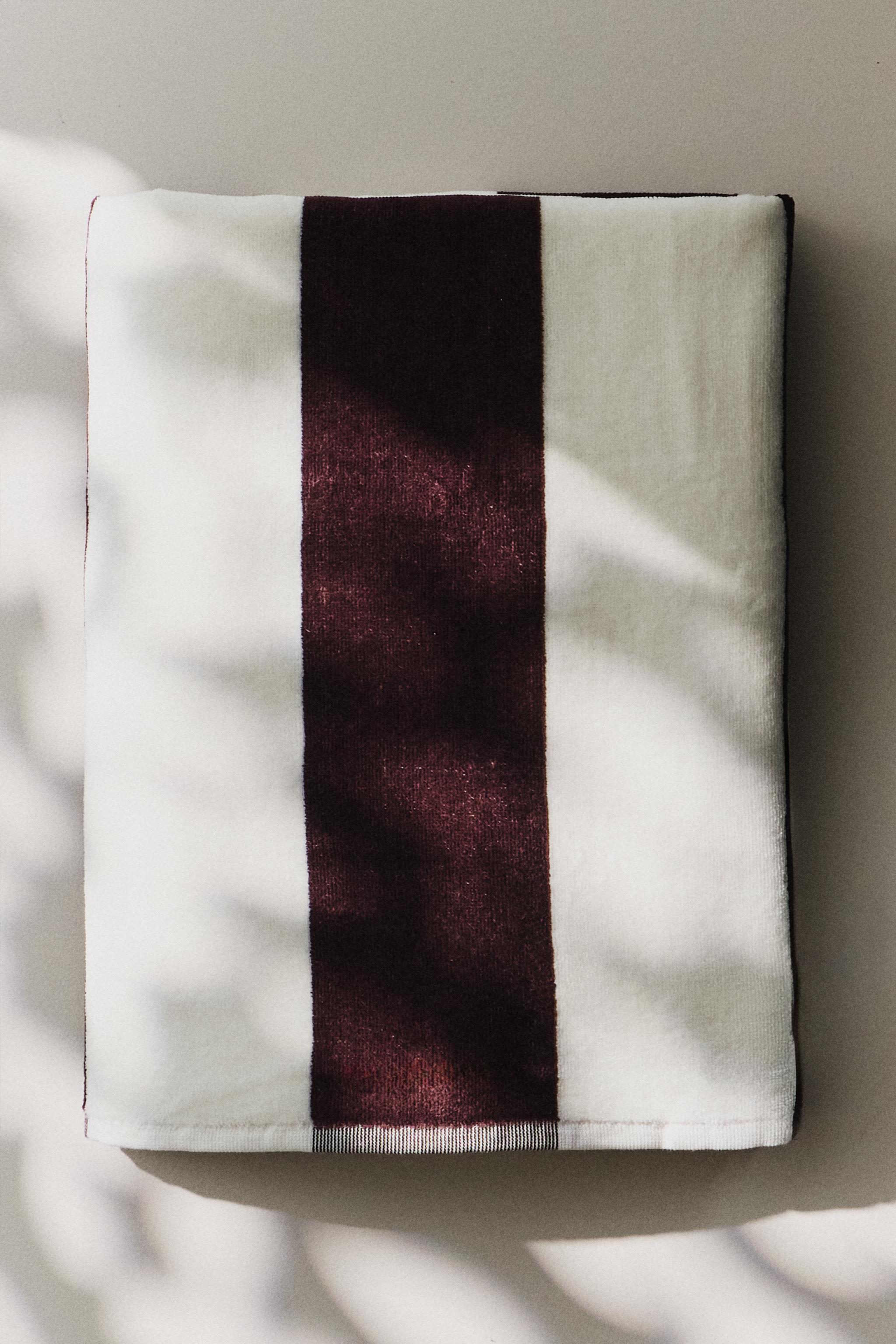 STRIPED BEACH TOWEL — Burgundy