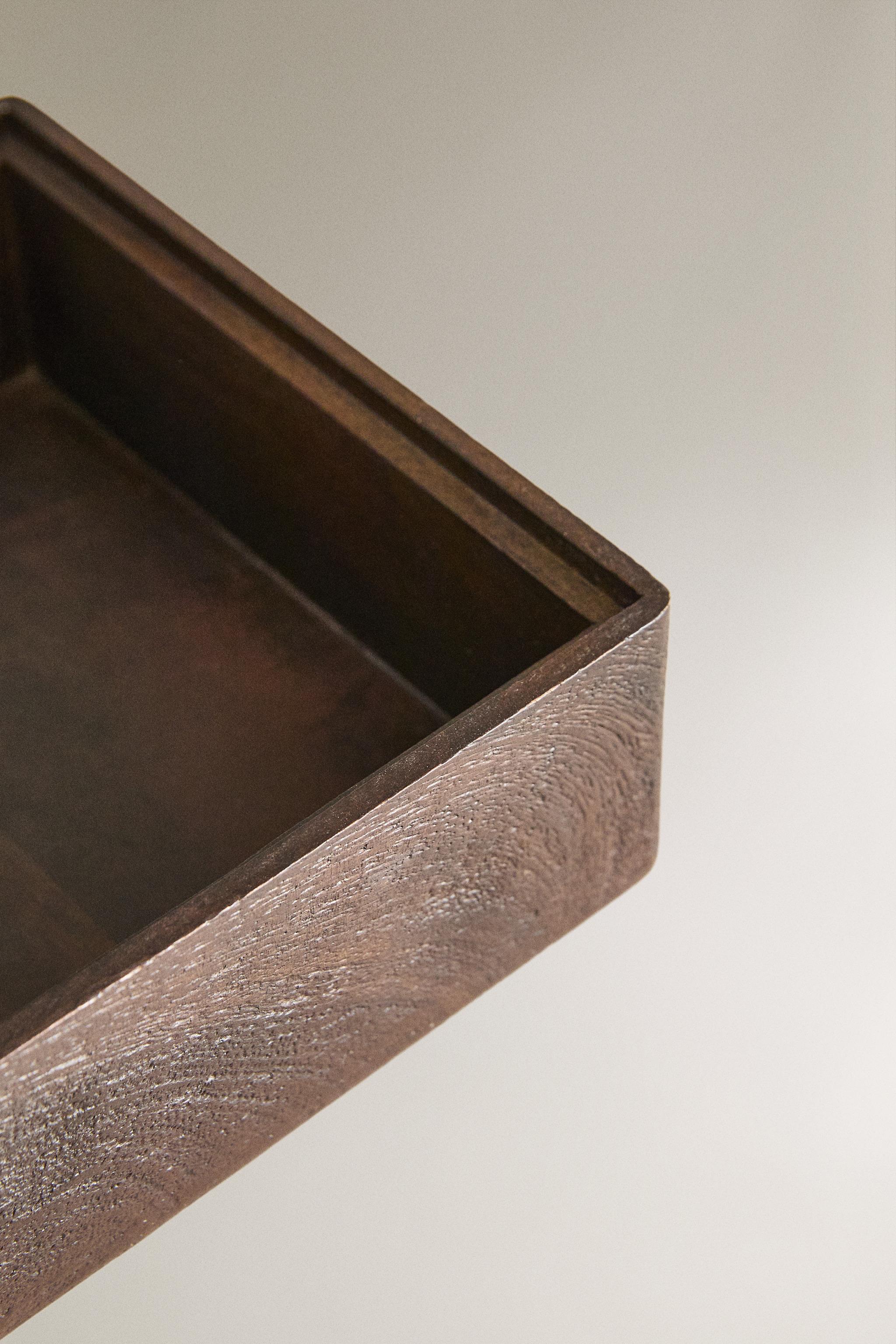 MEDIUM WOODEN BOX WITH LID