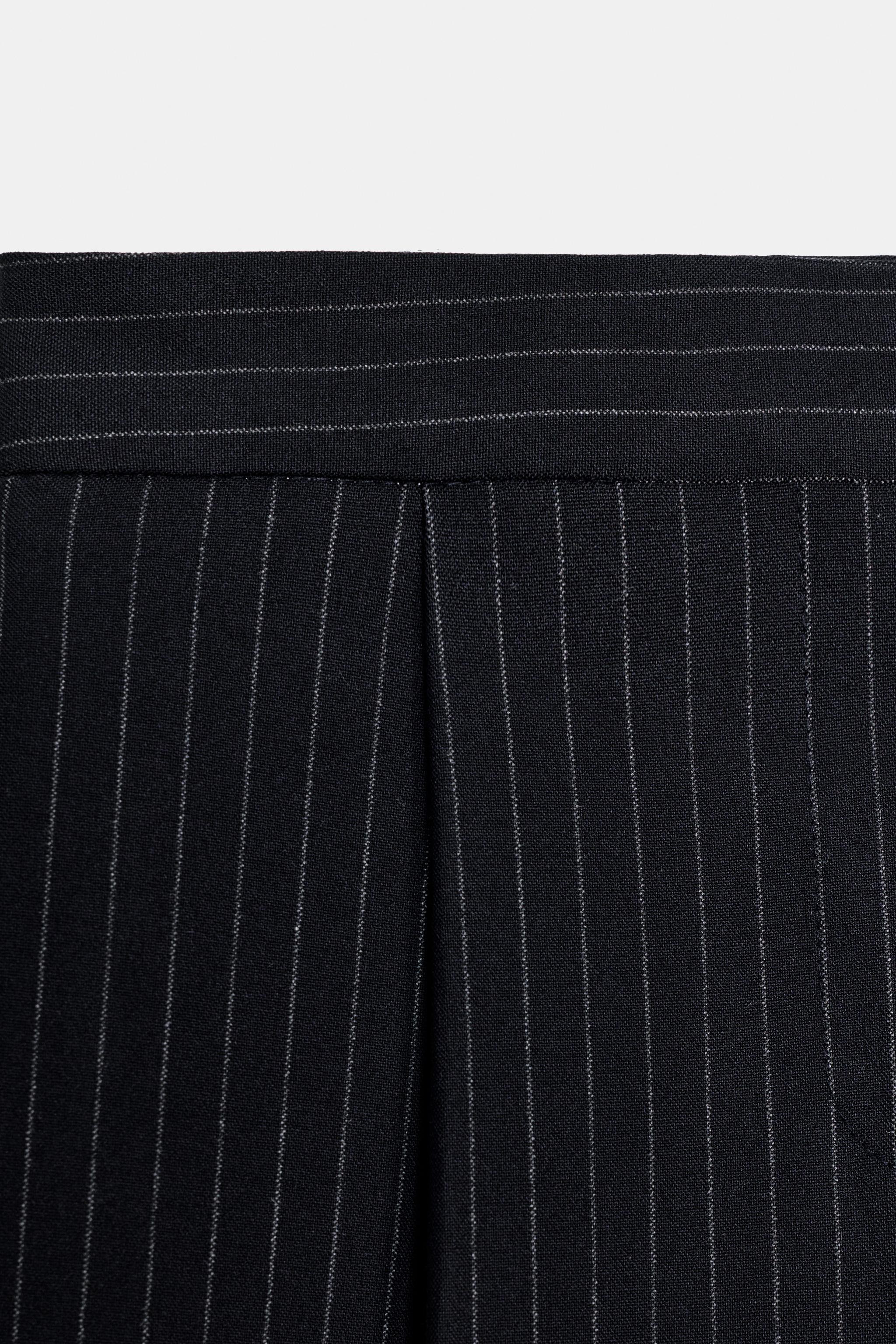 WIDE LEG PINSTRIPE PLEATED PANTS