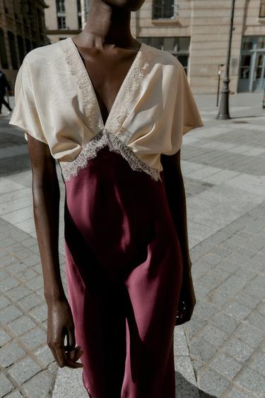 ROBE MIDI SATINÉE AVEC DENTELLE COMBINÉE - Bordeaux de Zara - Image 1
