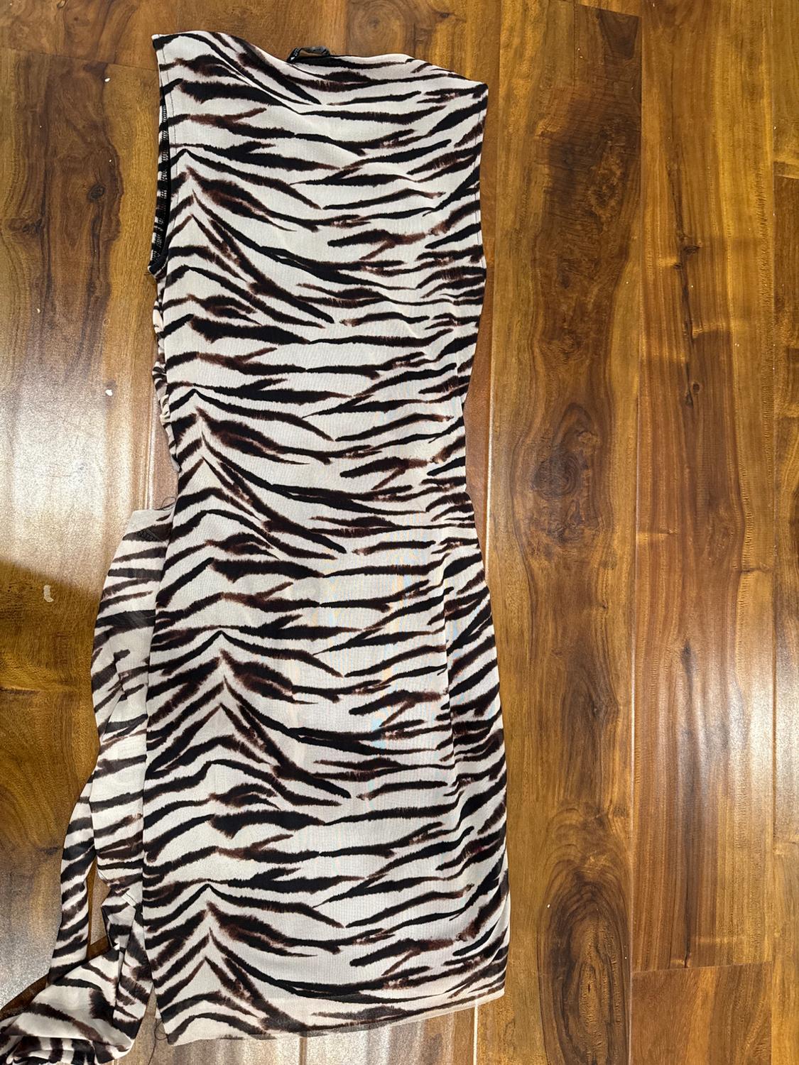 VESTIDO TUL ESTAMPADO CUT OUT - Image 3