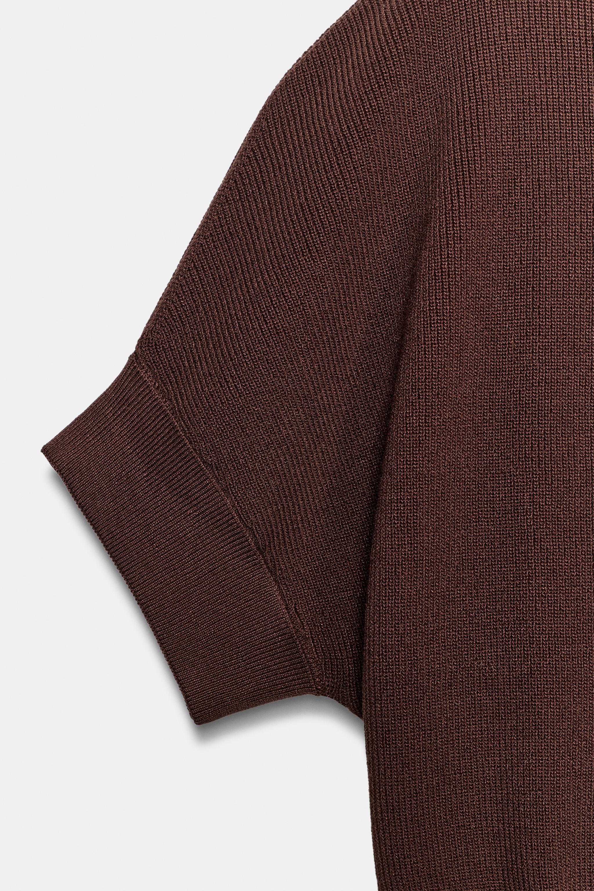 FITTED WAIST KNIT TOP