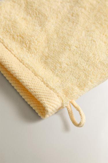 GANT DE TOILETTE COTON ÉPONGE - Jaune clair de Zara - Image 2