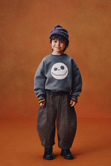 ÁO NỈ THÊU HỌA TIẾT THE NIGHTMARE BEFORE CHRISTMAS © DISNEY - Màu đen từ Zara