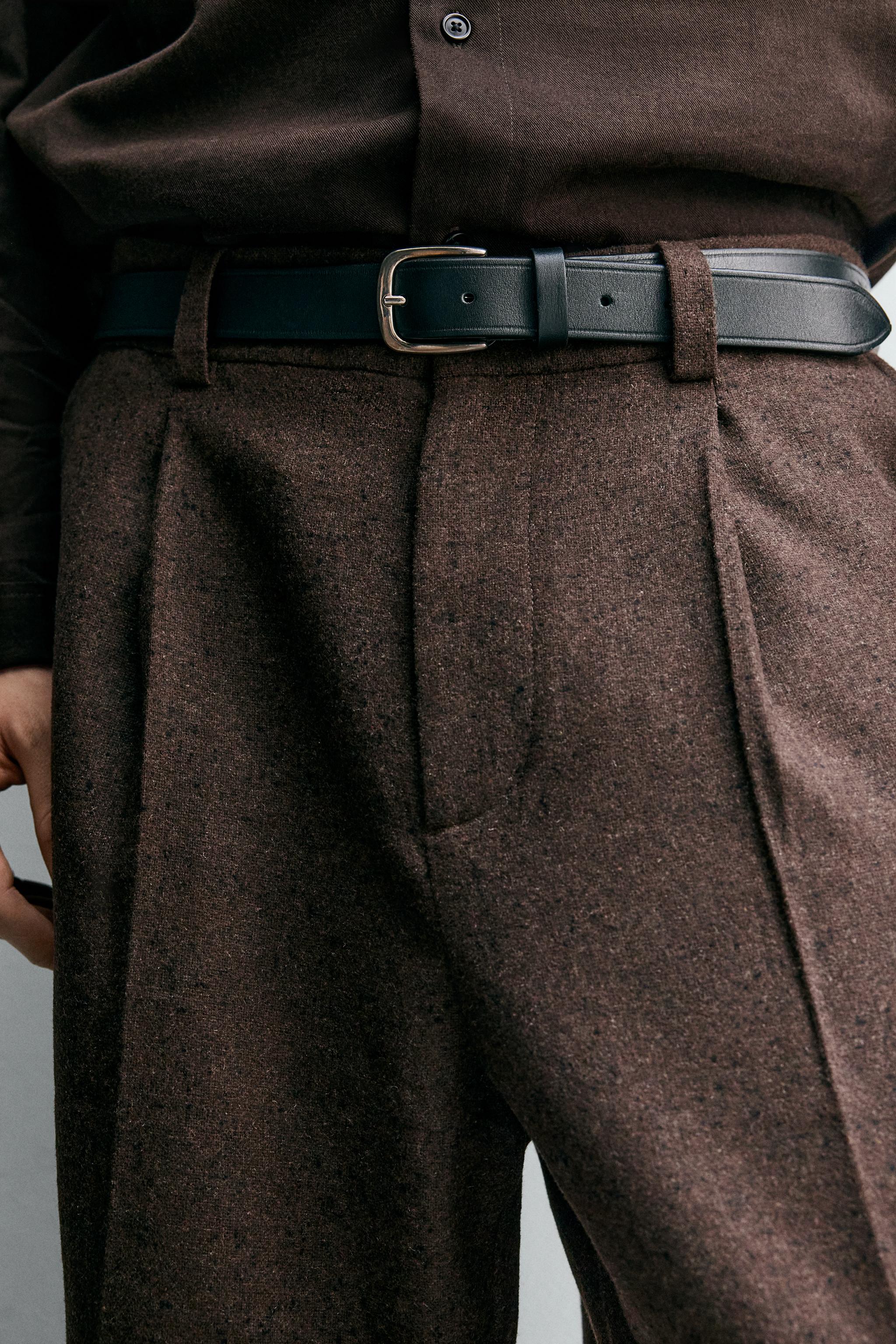 PANTALON BOUTONNÉ À PLIS