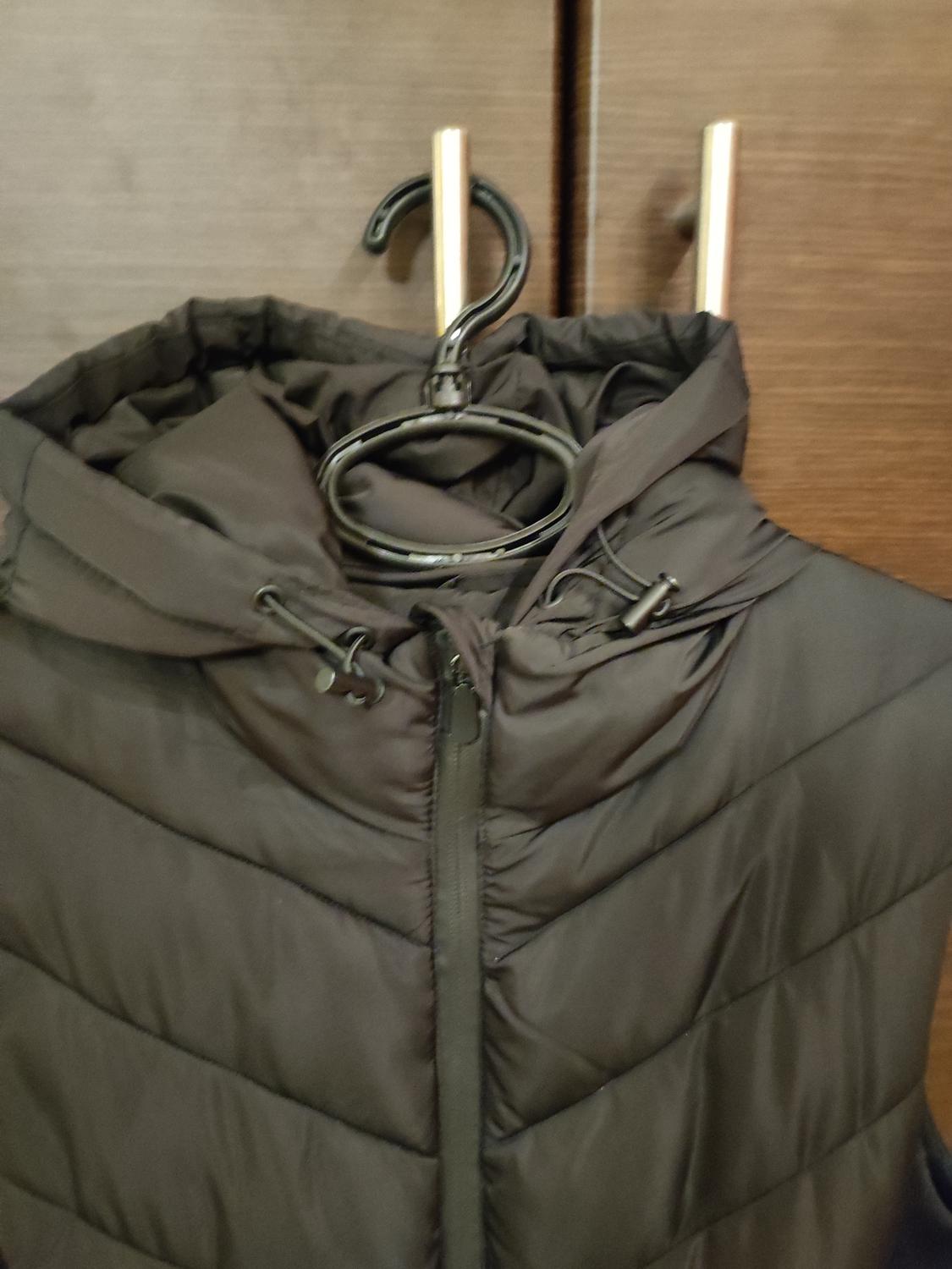 FITTED PUFFER GILET WITH HOOD - Image 3