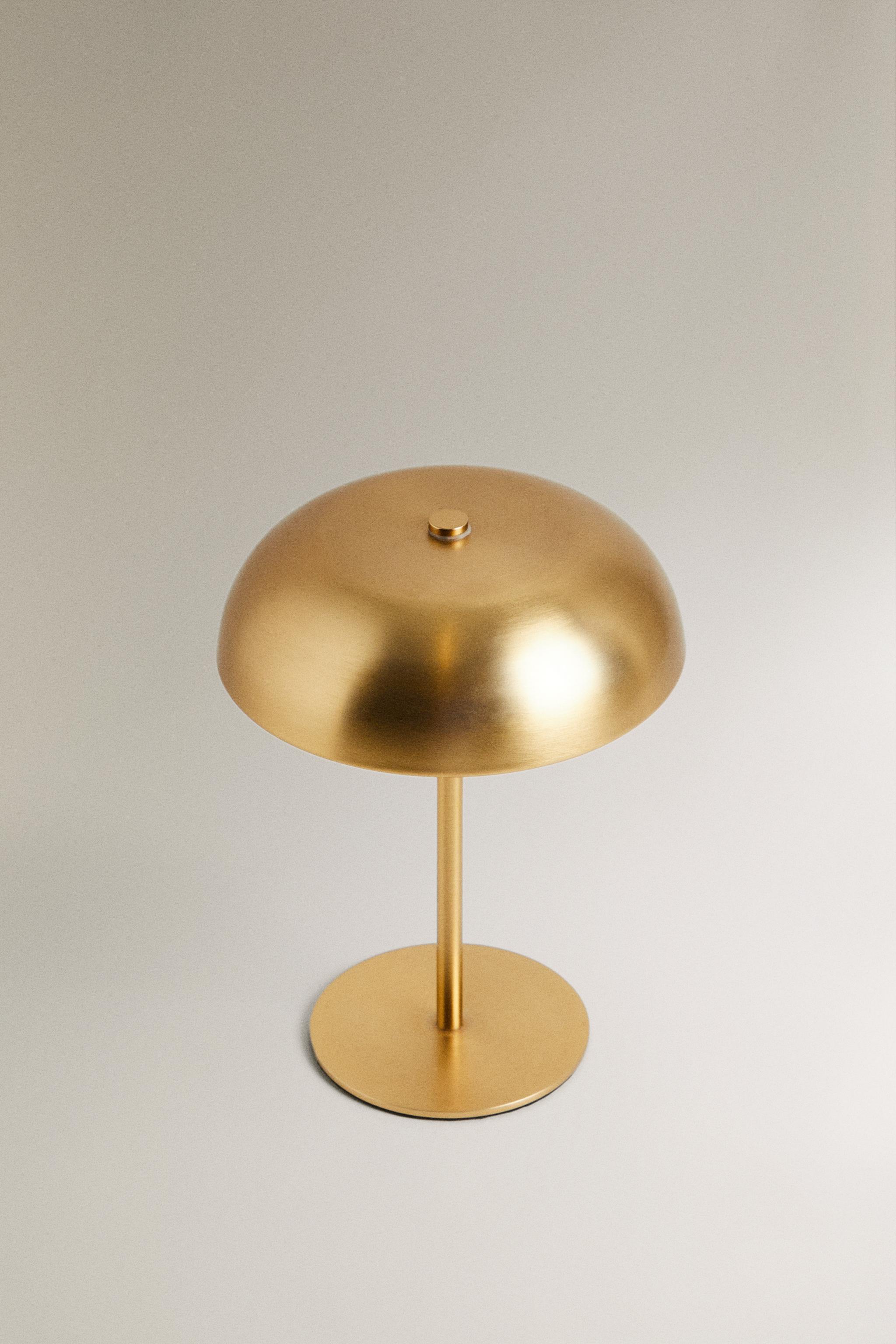 MONOCHROME CORDLESS TABLE LAMP — Gold