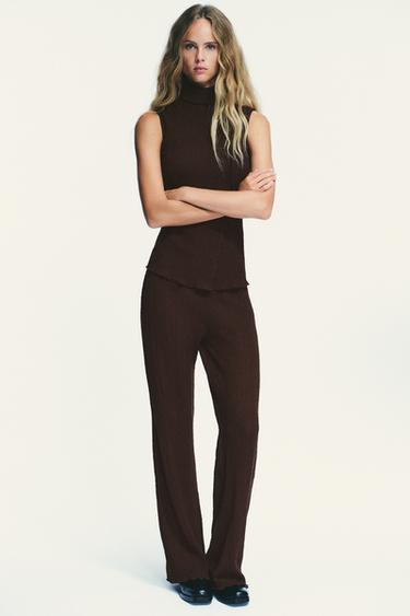 Zara PANTALONE RAVNOG KROJA SA TEKSTUROM – tamnosmeđa