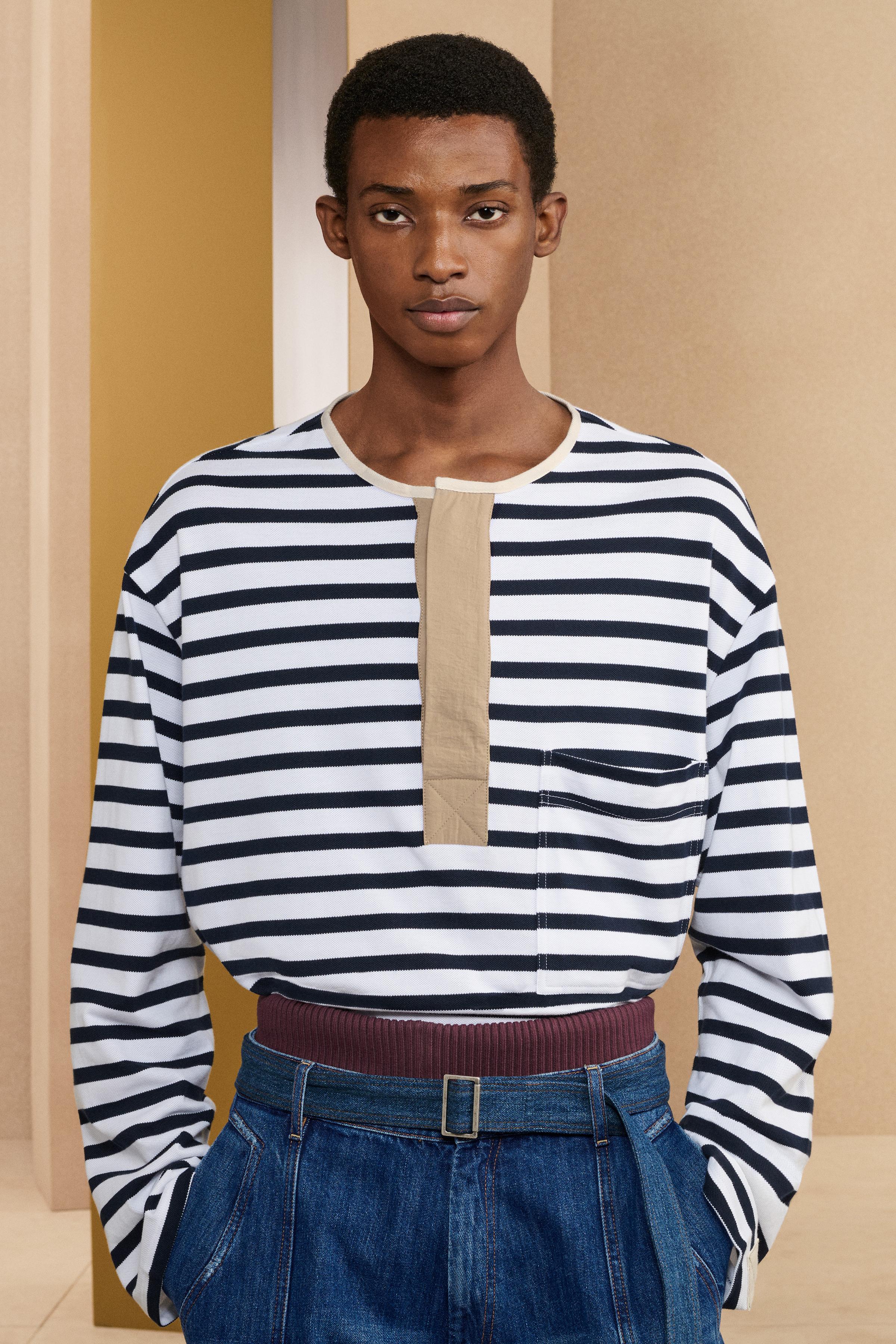 【ZARA】STRPD TSHRT 14 リラックスフィットＴシャツ 4231/902 ZARA】STRPD TSHRT 14 リラックスフィットTシャツ 4231/902