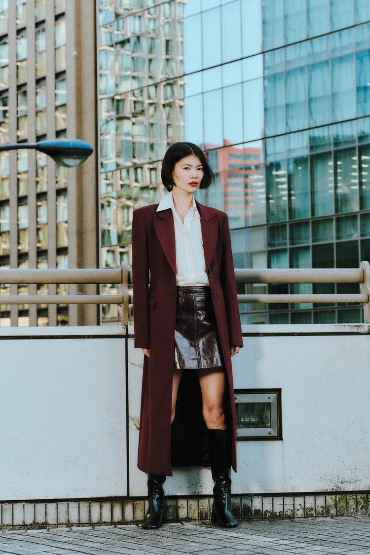 ZWコレクション ロング丈スリムフィットコート - ボルドー | ZARA 