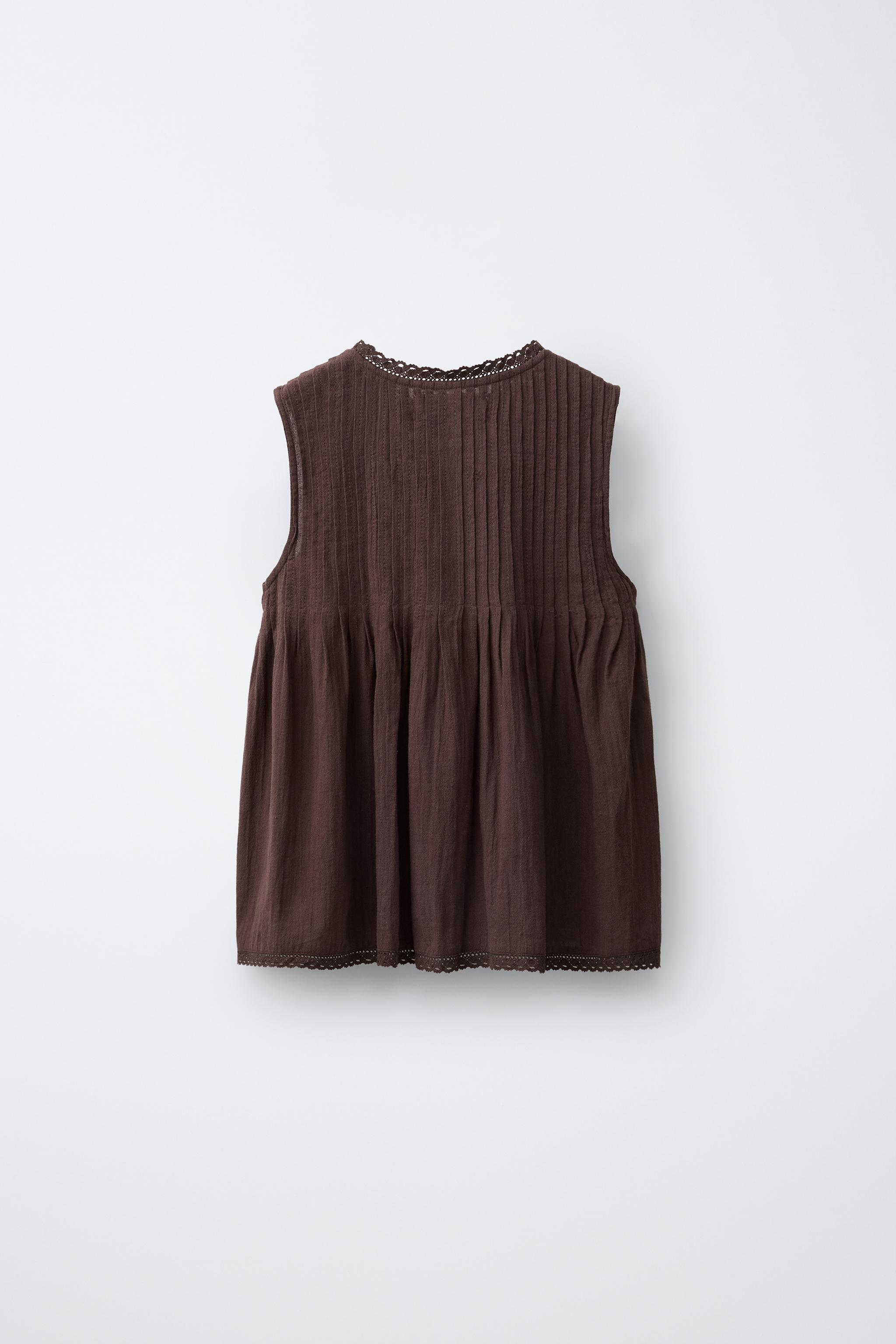 BLOUSE DENTELLE ET PLIS NERVURÉS