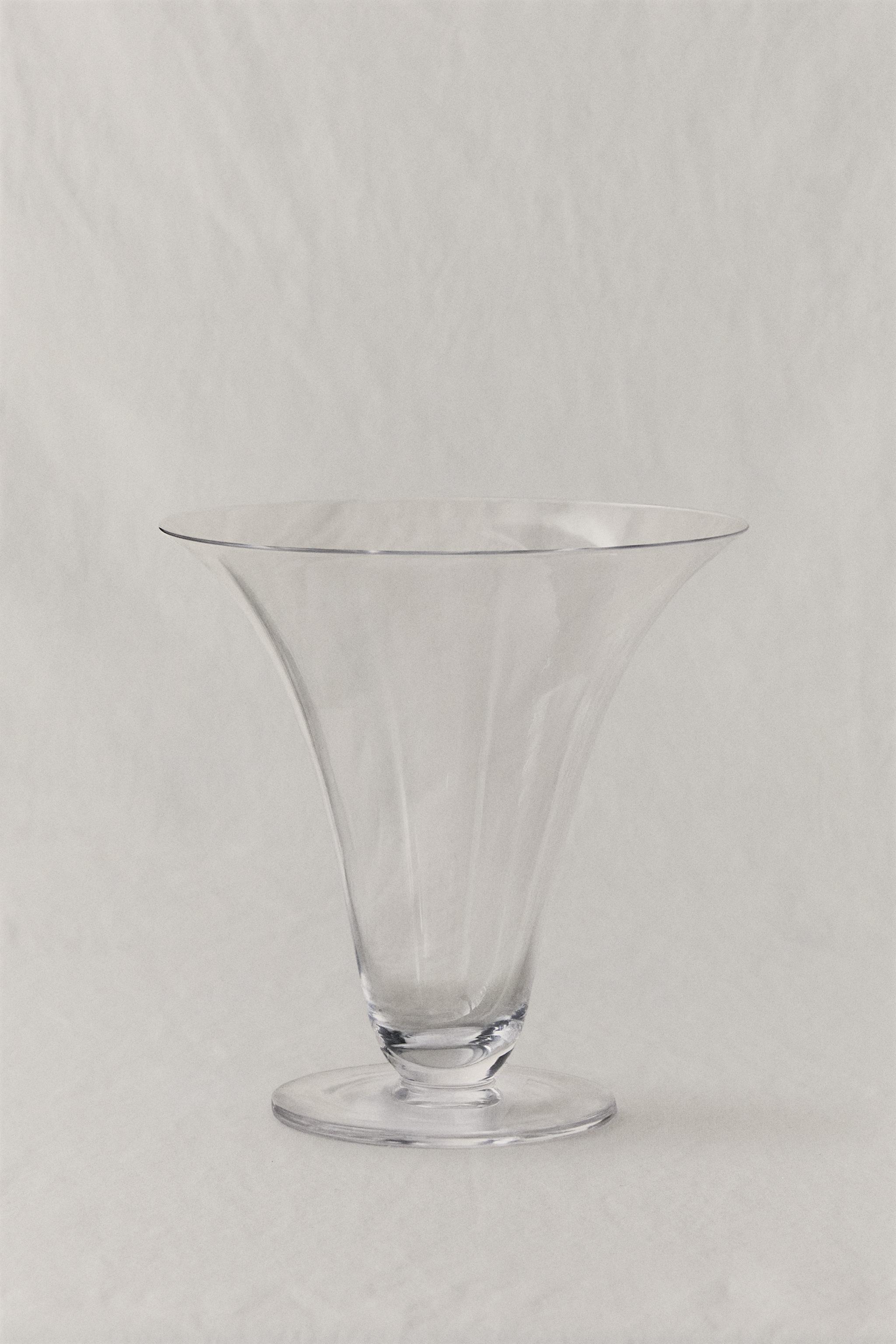 GLASS VASE | STUDIO MARY LENNOX