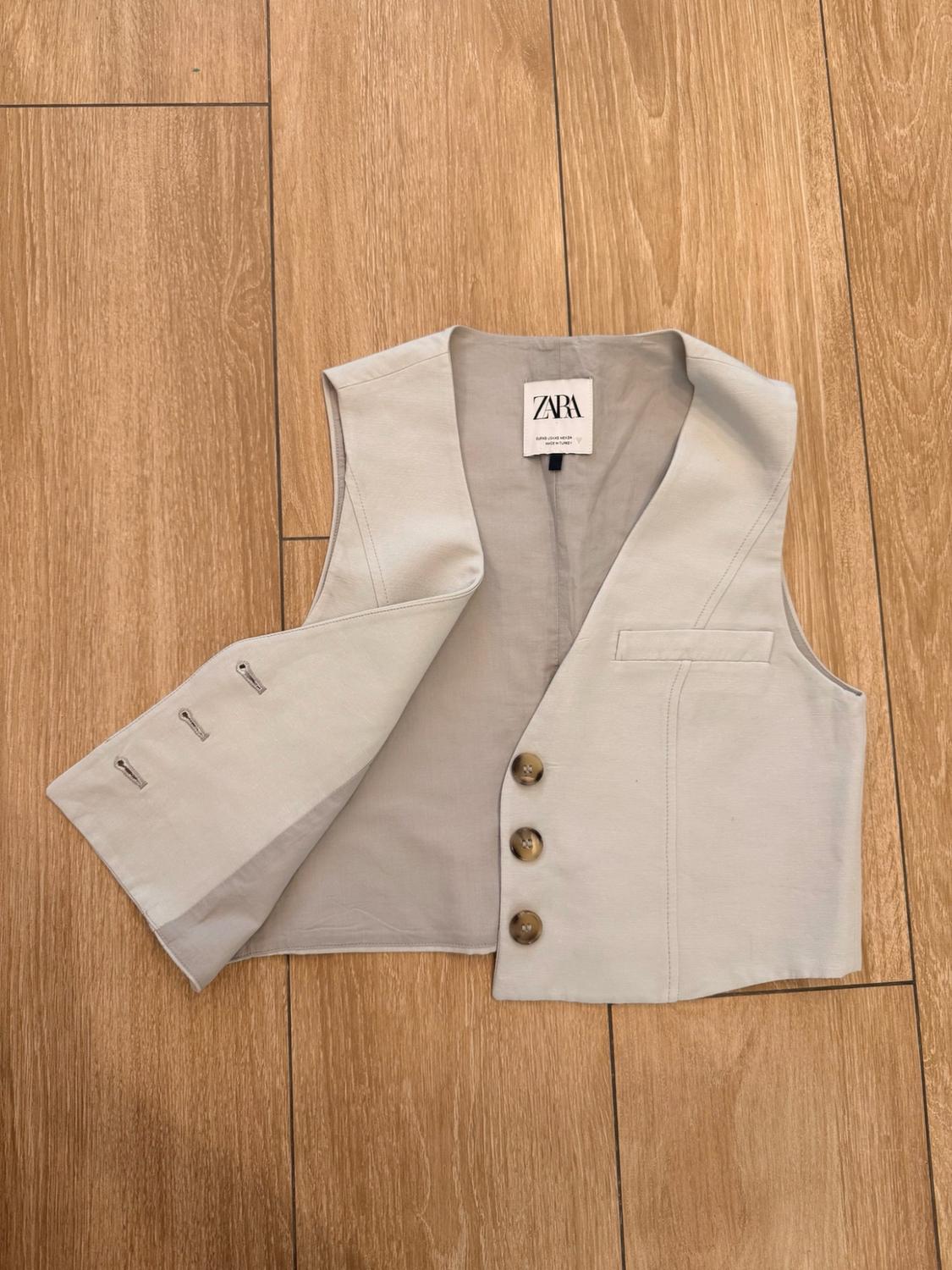 LINEN BLEND WAISTCOAT WITH SEAM DETAIL - Image 3